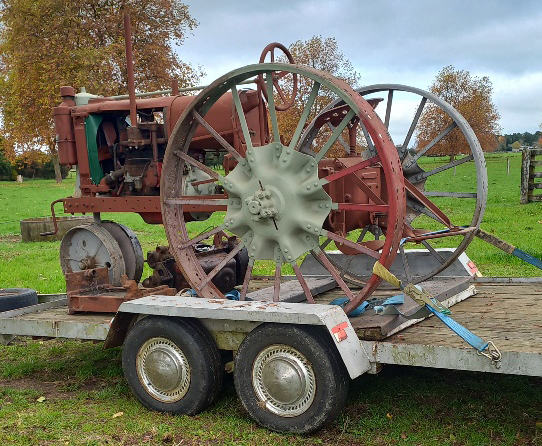 Photo Farmall F12 before restoration