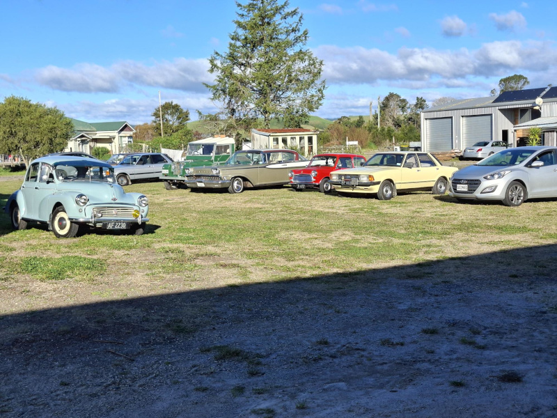 Vintage car group members photo