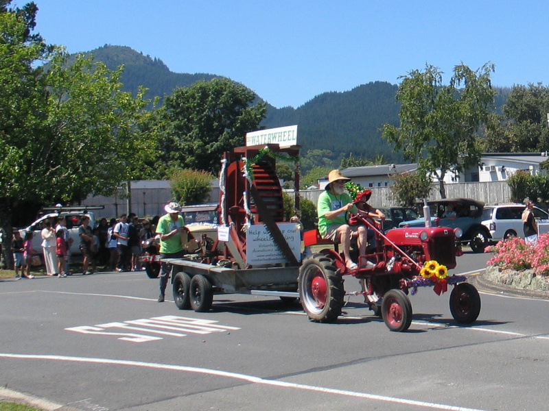 Waterwheel float at Kawerau Chrismas Parade 2024 1