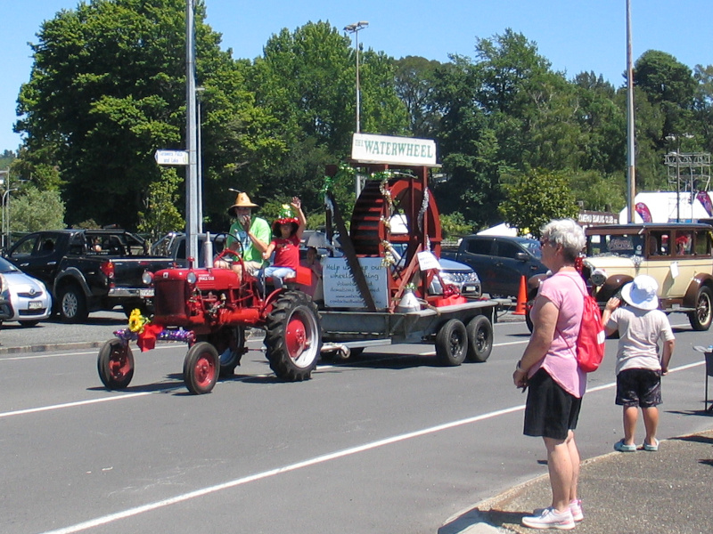 Waterwheel float at Kawerau Chrismas Parade 2024 4