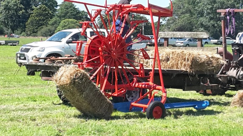 photo, bale loader, 1